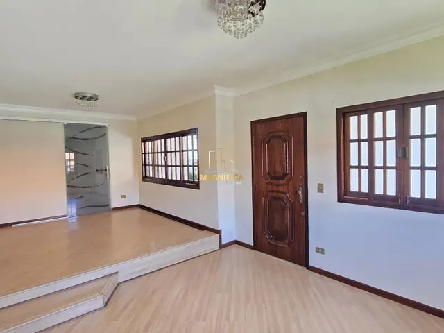 Casa 4 quartos e 3 banheiros, à venda, no bairro Uberaba em Curitiba