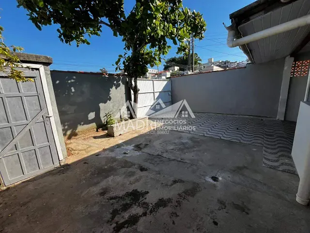 Casa 3 quartos e 1 banheiro, para alugar, no bairro Caminho Novo em Palhoça
