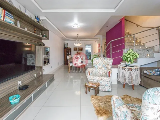 Casa com 350m² 4 quartos e 5 banheiros, à venda ou para alugar, no bairro Jardim Itu em Porto Alegre