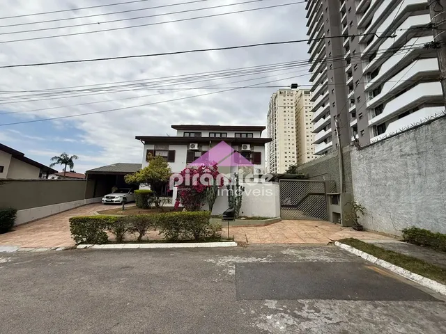 Casa com 10m² 4 quartos e 4 banheiros, à venda, no bairro Jardim Aquárius em São José Dos Campos