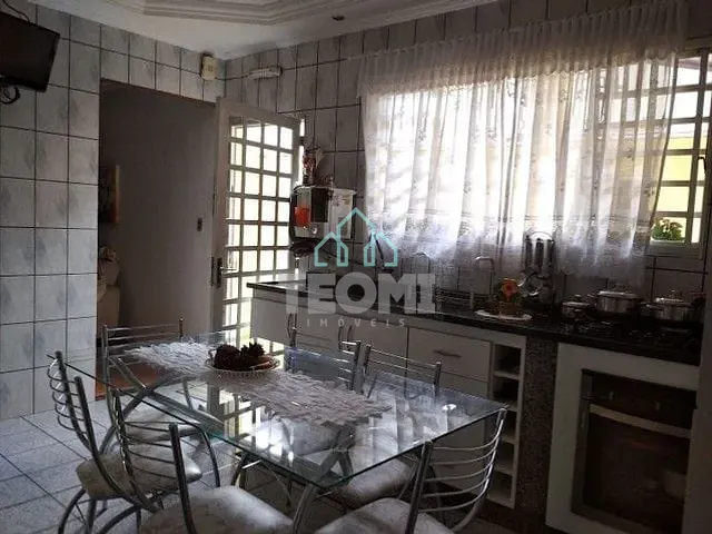 Casa com 148m² 3 quartos e 2 banheiros, à venda, no bairro Jardim Bela Vista em Taubaté