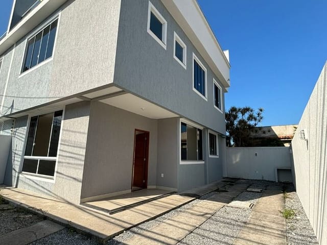 Casa com 110m² 3 quartos e 5 banheiros, à venda, no bairro Costazul em Rio das Ostras