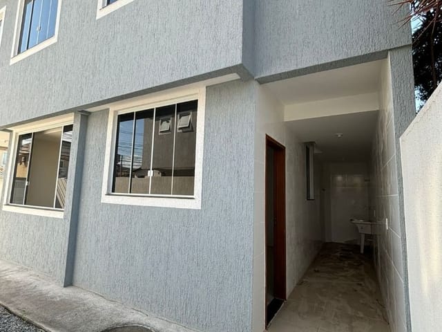 Casa com 110m² 3 quartos e 5 banheiros, à venda, no bairro Costazul em Rio das Ostras