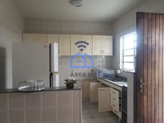 Casa 3 quartos e 2 banheiros, à venda, no bairro Jardim Britânia em Caraguatatuba