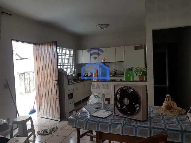 Casa 3 quartos e 2 banheiros, à venda, no bairro Jardim Britânia em Caraguatatuba