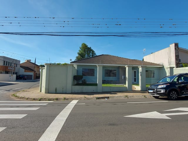 Casa com 200m² 3 quartos e 3 banheiros, à venda, no bairro Estrela em Ponta Grossa