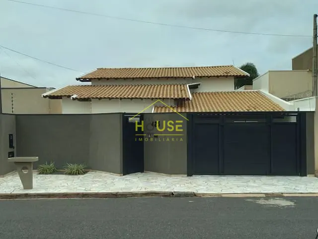 Casa 3 quartos e 3 banheiros, à venda, no bairro Residencial Antonia Franco em Fernandópolis