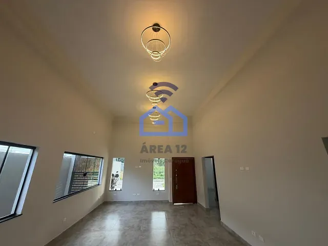 Casa 3 quartos e 3 banheiros, à venda, no bairro Mar Verde II em Caraguatatuba