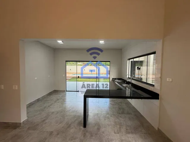 Casa 3 quartos e 3 banheiros, à venda, no bairro Mar Verde II em Caraguatatuba