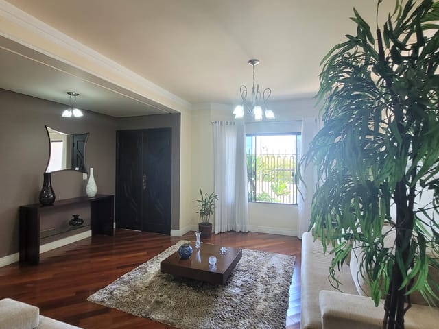 Casa com 354m² 3 quartos e 4 banheiros, à venda, no bairro Centro em Ponta Grossa