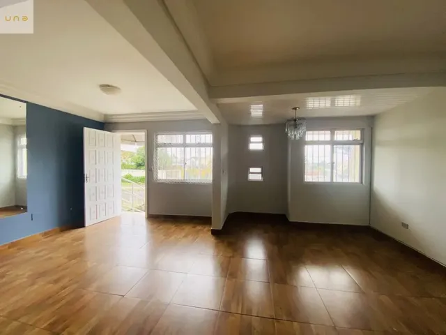 Casa 3 quartos e 5 banheiros, à venda, no bairro Rebouças em Curitiba