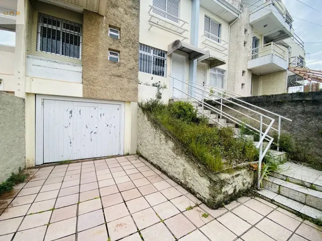 Casa 3 quartos e 5 banheiros, à venda, no bairro Rebouças em Curitiba