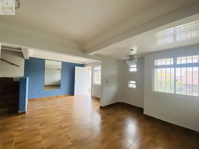 Casa 3 quartos e 5 banheiros, à venda, no bairro Rebouças em Curitiba