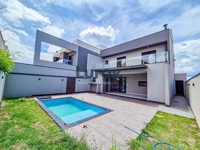 Casa com 300m² 3 quartos e 5 banheiros, à venda, no bairro Vila Capuava em Valinhos