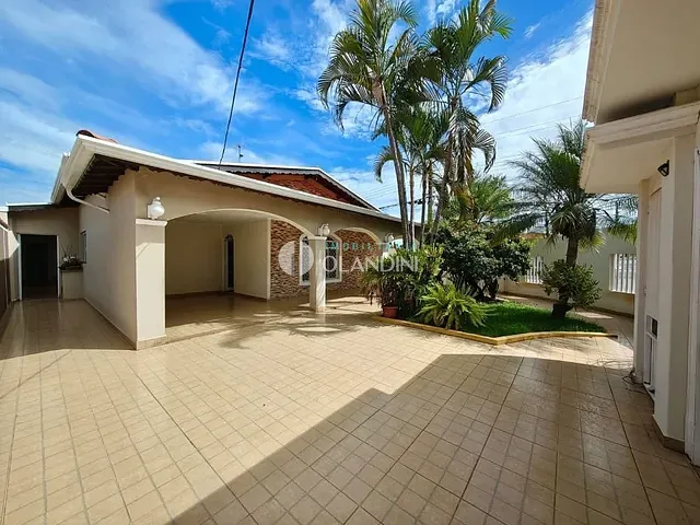 Casa com 712m² 3 quartos e 4 banheiros, à venda, no bairro Jardim Rezek II em Artur Nogueira