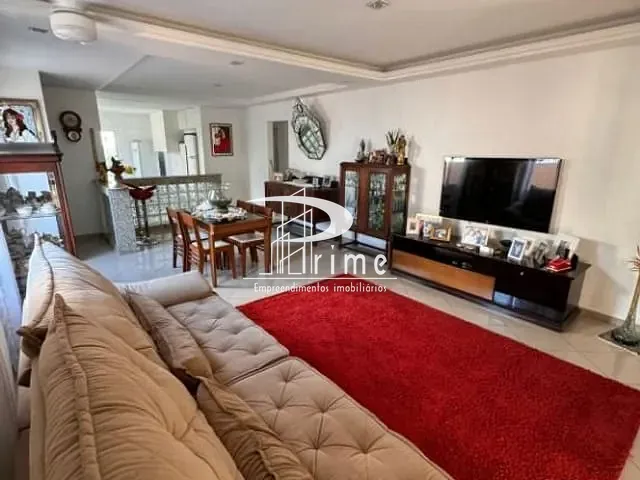 Casa com 360m² 3 quartos e 1 banheiro, à venda, no bairro Piratininga em Niterói