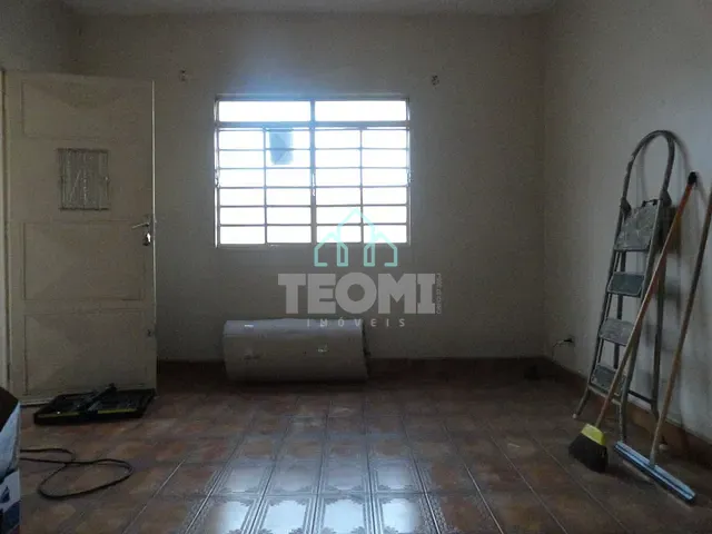Casa com 309m² 3 quartos e 2 banheiros, à venda, no bairro Jardim das Nações em Taubaté