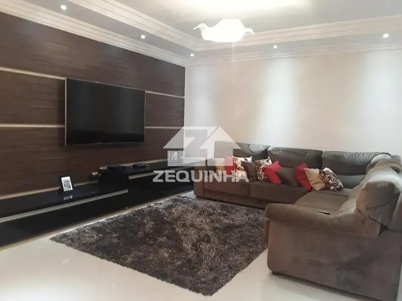 Casa, 3 quartos, 323 m² - Foto 1