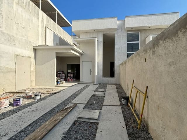 Casa com 180m² 3 quartos e 2 banheiros, à venda, no bairro Ouro Verde em Rio das Ostras