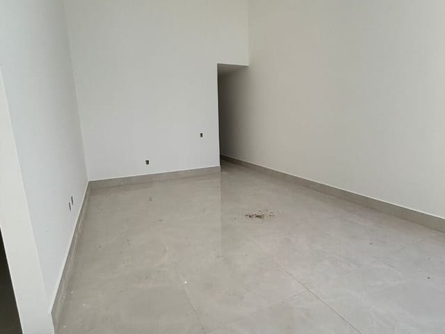 Casa com 180m² 3 quartos e 2 banheiros, à venda, no bairro Ouro Verde em Rio das Ostras