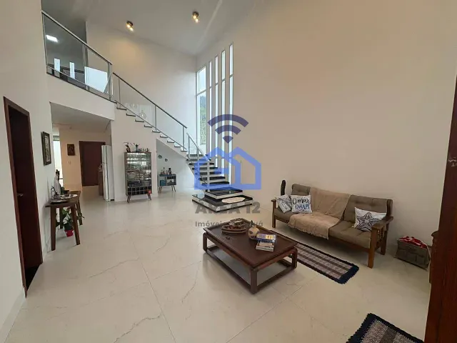 Casa 4 quartos e 5 banheiros, à venda, no bairro Mar Verde II em Caraguatatuba