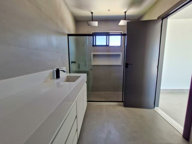 Casa 6 quartos e 9 banheiros, à venda ou para alugar, no bairro Barra da Tijuca em Rio de Janeiro