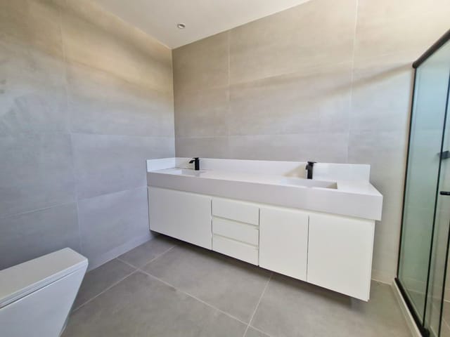 Casa 6 quartos e 9 banheiros, à venda ou para alugar, no bairro Barra da Tijuca em Rio de Janeiro