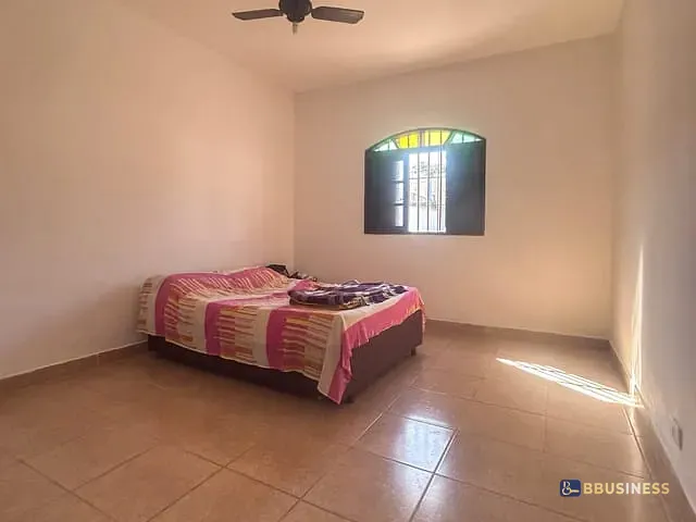 Casa com 450m² 3 quartos e 3 banheiros, à venda, no bairro Centro em Bertioga