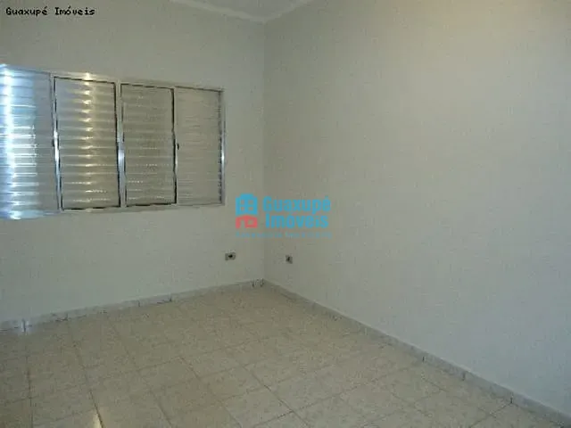 Casa com 250m² 3 quartos e 2 banheiros, para alugar, no bairro Centro em Guaxupé