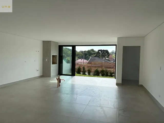 Casa com 290m² 3 quartos e 5 banheiros, à venda, no bairro Santa Cândida em Curitiba