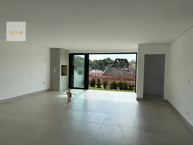 Casa com 290m² 3 quartos e 2 banheiros, à venda, no bairro Santa Cândida em Curitiba