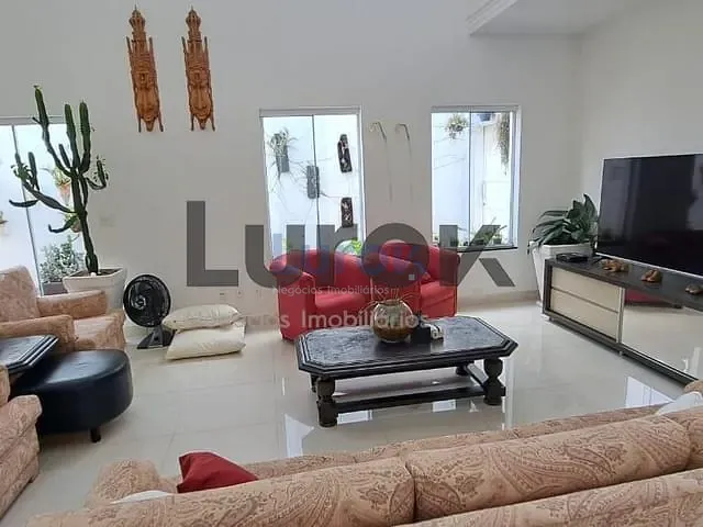Casa com 343m² 5 quartos e 6 banheiros, à venda, no bairro Parque Lausanne em Valinhos