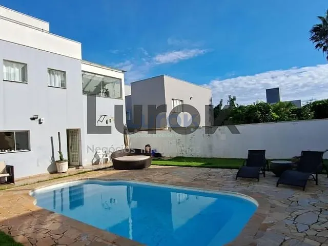 Casa com 343m² 5 quartos e 6 banheiros, à venda, no bairro Parque Lausanne em Valinhos