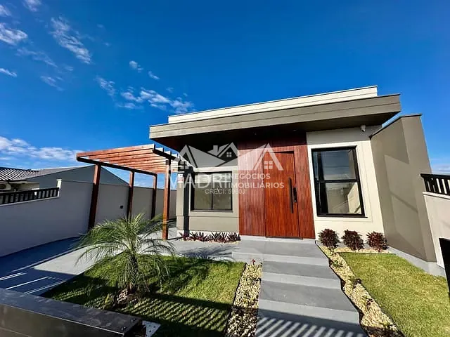 Casa com 200m² 3 quartos e 2 banheiros, à venda, no bairro Nova Palhoça em Palhoça