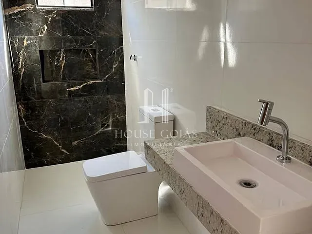 Casa com 180m² 2 quartos e 1 banheiro, à venda, no bairro Vila São Jorge em Aparecida de Goiânia