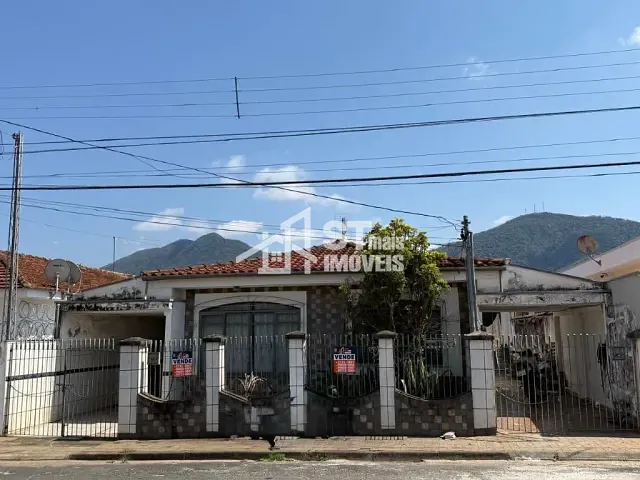 Casa com 300m² 3 quartos e 2 banheiros, à venda, no bairro Jardim Panorama em Andradas