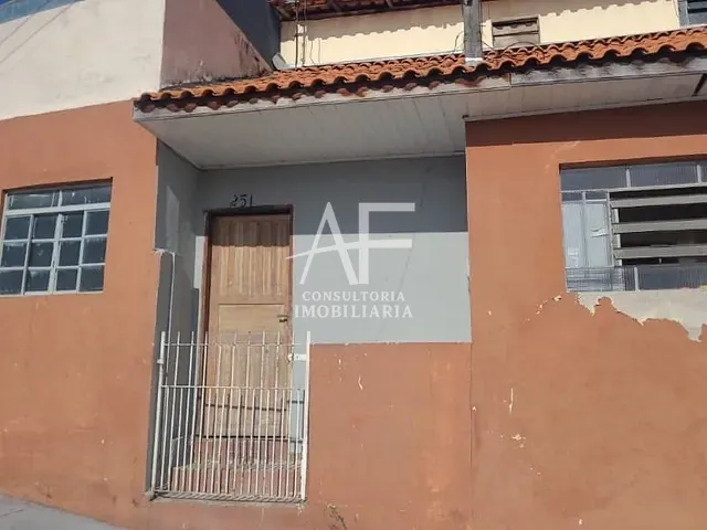 Casa com 380m², à venda, no bairro Jardim Satélite em São José dos Campos