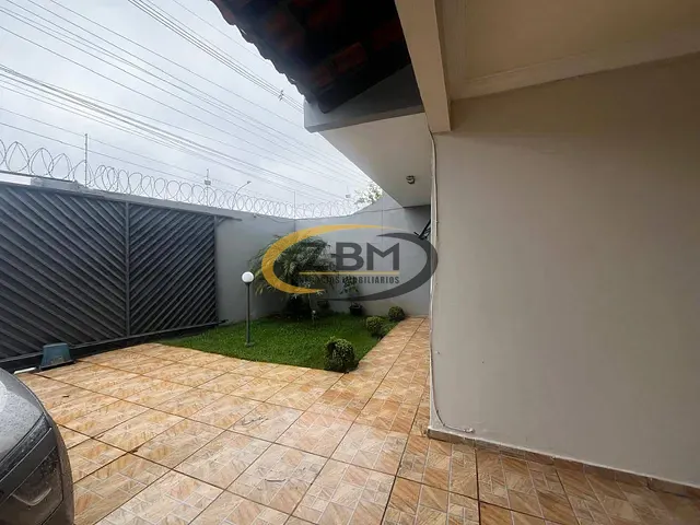 Casa com 182m² 4 quartos e 5 banheiros, à venda, no bairro Caravelle em Londrina