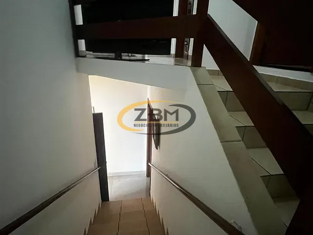 Casa com 182m² 4 quartos e 5 banheiros, à venda, no bairro Caravelle em Londrina