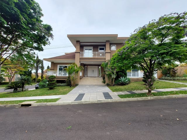 Casa com 758m² 5 quartos e 8 banheiros, à venda, no bairro Orfãs em Ponta Grossa