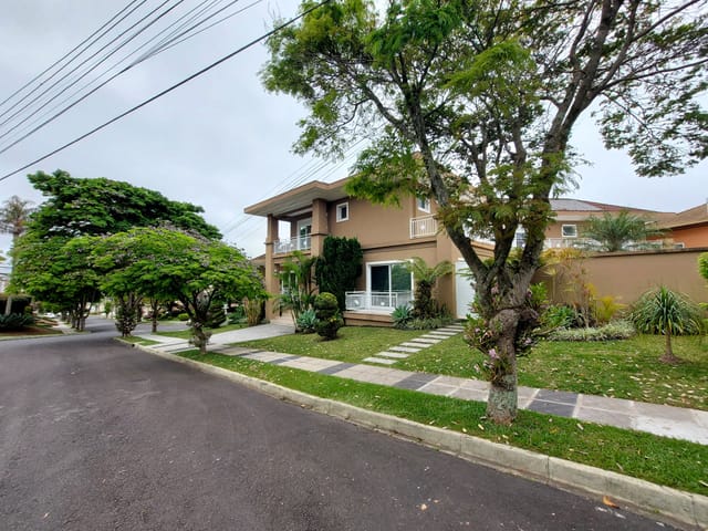 Casa com 758m² 5 quartos e 8 banheiros, à venda, no bairro Orfãs em Ponta Grossa