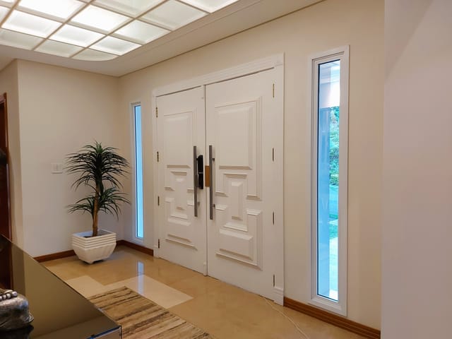 Casa com 758m² 5 quartos e 8 banheiros, à venda, no bairro Orfãs em Ponta Grossa