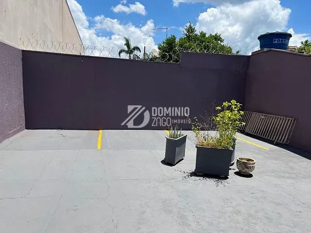 Casa com 313m², à venda ou para alugar, no bairro Conjunto Pontal em Uberaba