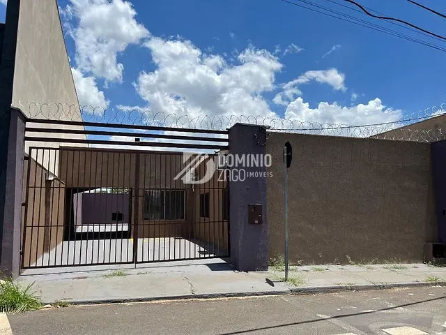Casa com 313m², à venda ou para alugar, no bairro Conjunto Pontal em Uberaba