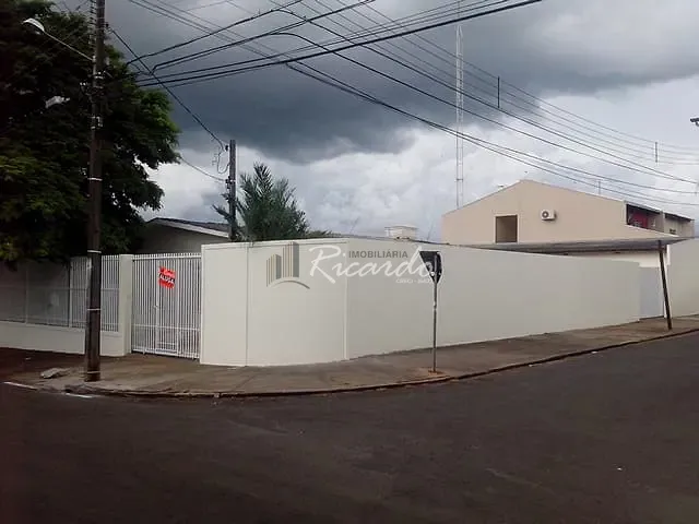 Casa 3 quartos e 1 banheiro, para alugar, no bairro Vila São João em Arapongas