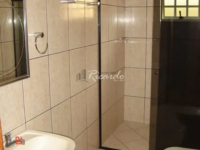 Casa 3 quartos e 1 banheiro, para alugar, no bairro Vila São João em Arapongas