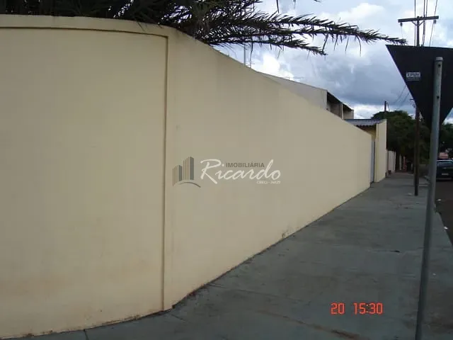 Casa 3 quartos e 1 banheiro, para alugar, no bairro Vila São João em Arapongas