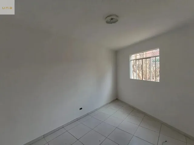 Casa para alugar, no bairro Portão em Curitiba