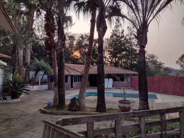 Casa com 1200m² 5 quartos e 5 banheiros, à venda, no bairro Portal das Acacias em Santana de Parnaíba