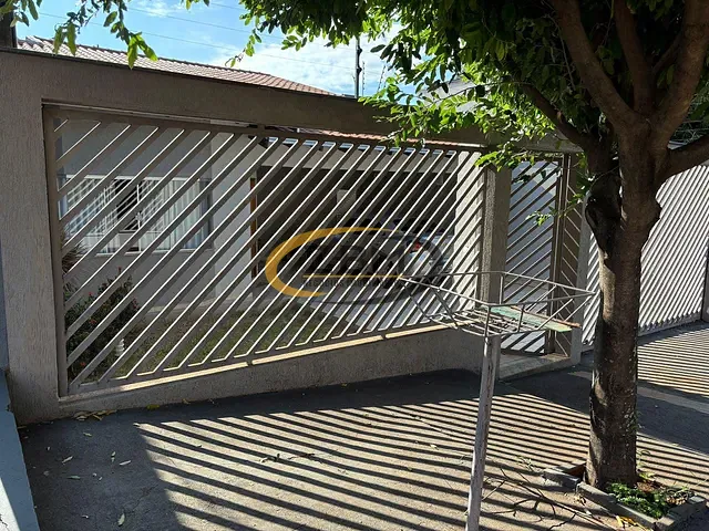 Casa 4 quartos e 3 banheiros, à venda, no bairro Coliseu em Londrina